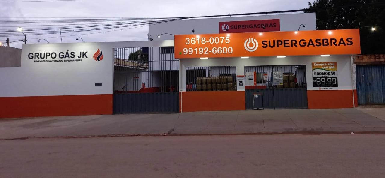 Vista frontal da loja